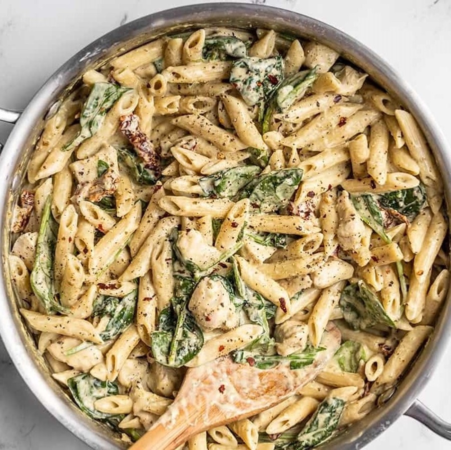 پاستا چیکن آلفردو